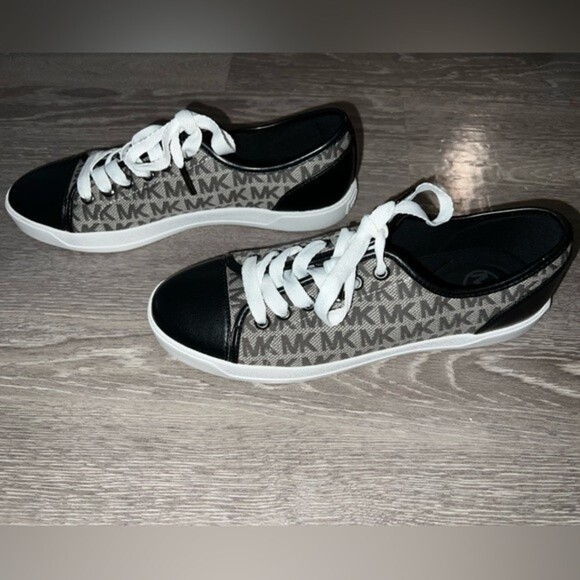 Michael Kors MK City Sneaker MONOGRAM Graphite Black Grey Lace Up Shoe size 8 - Picture 5 of 9